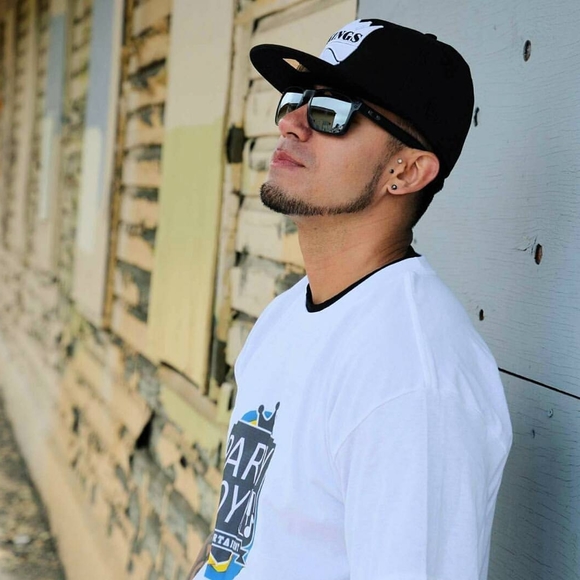 Meet your Posher, Vincent - Picture 1 of 1